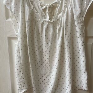 Elegant White Blouse with Subtle Pattern - beautiful spring blouse NWOT !